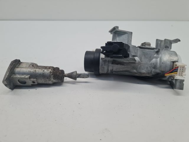 bontott VW GOLF VII Gyújtáskapcsoló Házzal