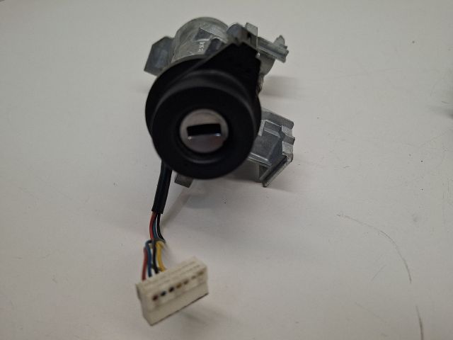 bontott VW GOLF VII Gyújtáskapcsoló Házzal