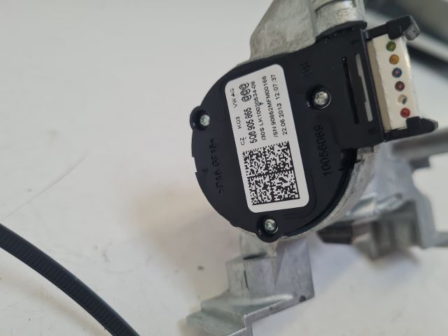 bontott VW GOLF VII Gyújtáskapcsoló Házzal