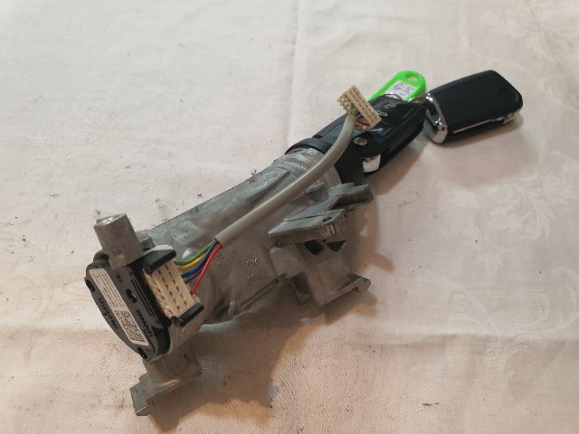 bontott VW GOLF VII Gyújtáskapcsoló Házzal