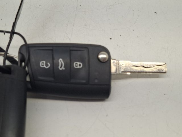 bontott VW GOLF VII Gyújtáskapcsoló Házzal