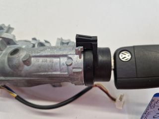 bontott VW GOLF VII Gyújtáskapcsoló Házzal