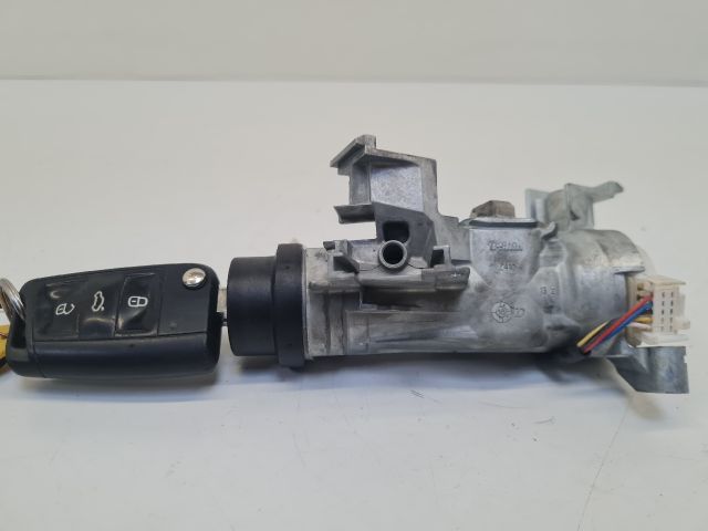 bontott VW GOLF VII Gyújtáskapcsoló Házzal