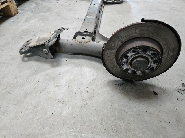 bontott VW GOLF VII Hátsó Híd (Tárcsafékes)