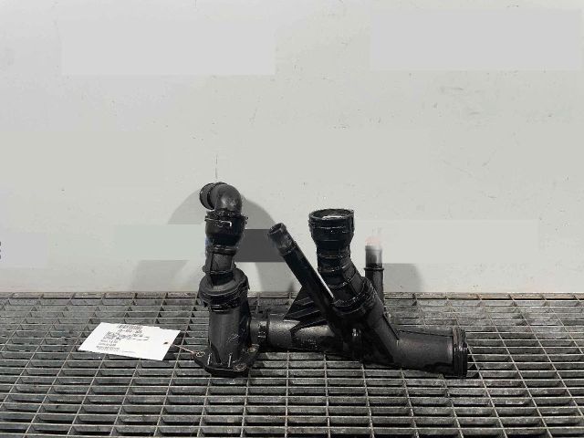 bontott VW GOLF VII Hengerfej Vízkivezető