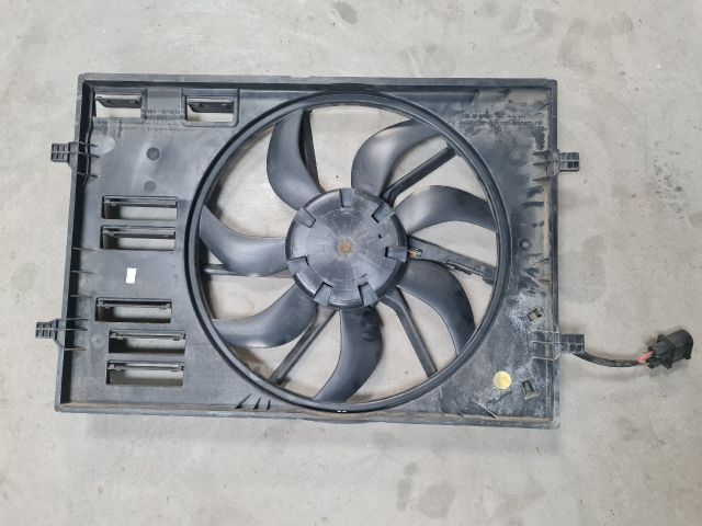 bontott VW GOLF VII Hűtőventilátor Keret