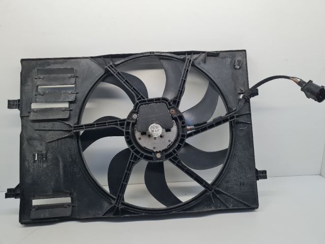 bontott VW GOLF VII Hűtőventilátor