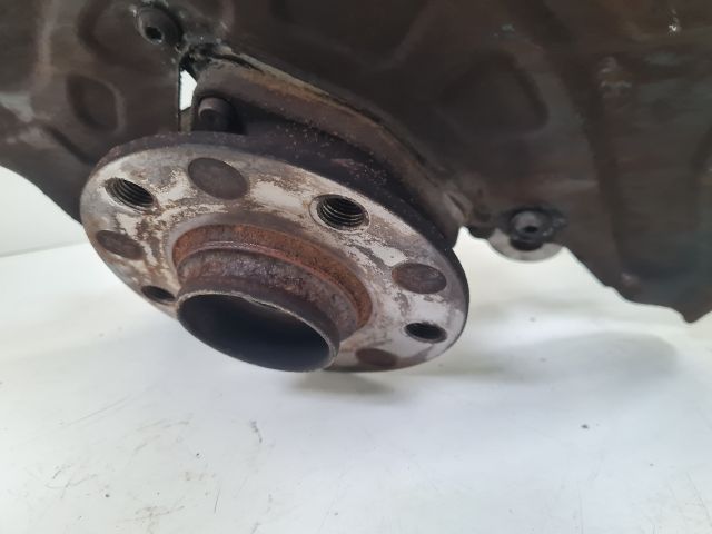 bontott VW GOLF VII Jobb első Csonkállvány Kerékaggyal