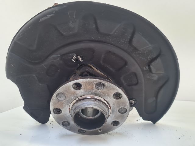 bontott VW GOLF VII Jobb első Csonkállvány Kerékaggyal