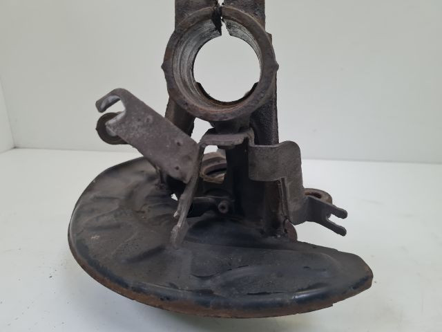 bontott VW GOLF VII Jobb első Csonkállvány Kerékaggyal