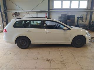 bontott VW GOLF VII Jobb első Féknyereg Munkahengerrel