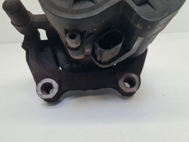 bontott VW GOLF VII Jobb hátsó Féknyereg Munkahengerrel