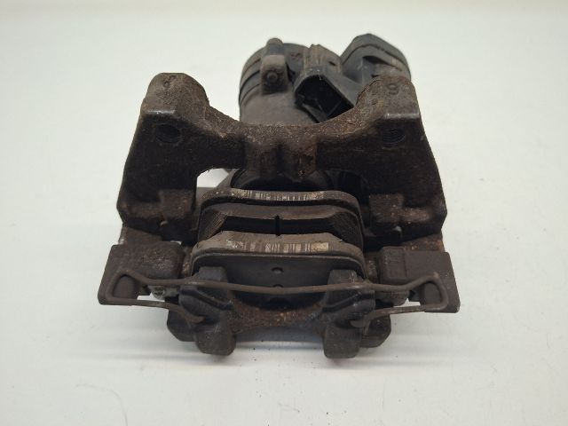 bontott VW GOLF VII Jobb hátsó Féknyereg Munkahengerrel