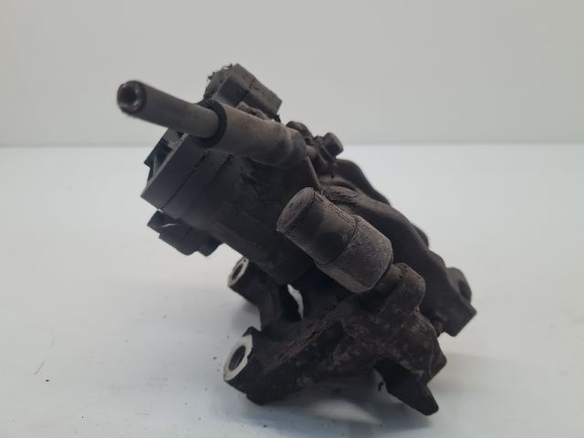 bontott VW GOLF VII Jobb hátsó Féknyereg Munkahengerrel