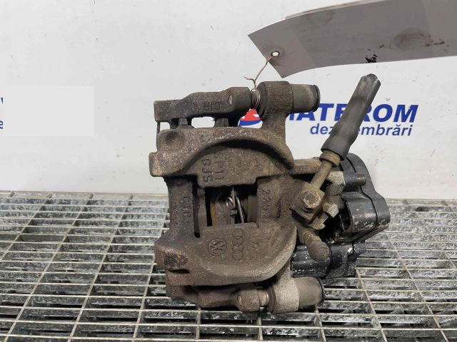 bontott VW GOLF VII Jobb hátsó Féknyereg Munkahengerrel