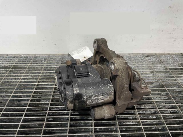 bontott VW GOLF VII Jobb hátsó Féknyereg Munkahengerrel