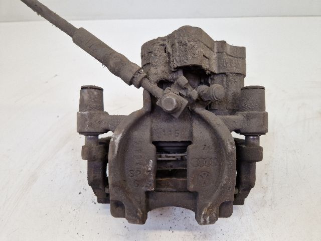 bontott VW GOLF VII Jobb hátsó Féknyereg Munkahengerrel