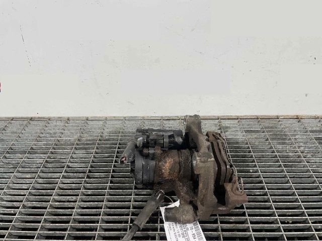 bontott VW GOLF VII Jobb hátsó Féknyereg Munkahengerrel