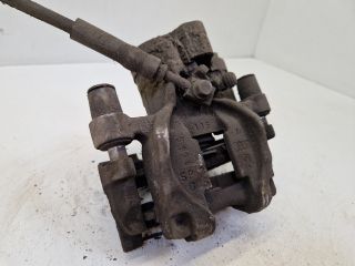 bontott VW GOLF VII Jobb hátsó Féknyereg Munkahengerrel