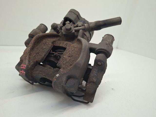 bontott VW GOLF VII Jobb hátsó Féknyereg Munkahengerrel