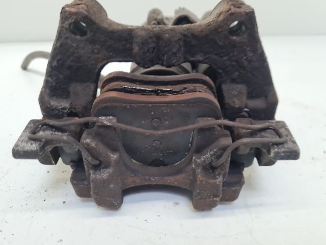 bontott VW GOLF VII Jobb hátsó Féknyereg Munkahengerrel