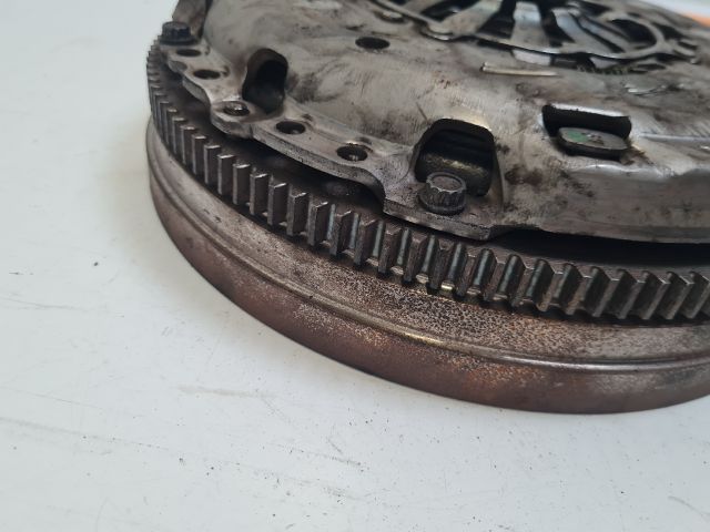 bontott VW GOLF VII Kettős tömegű Lendkerék