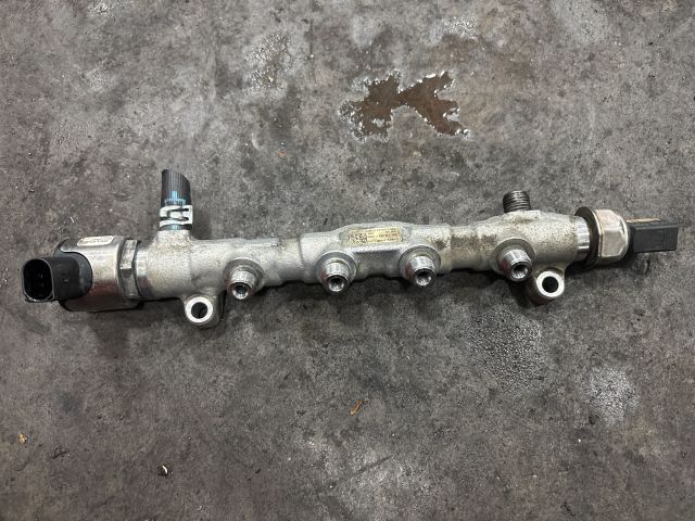 bontott VW GOLF VII Közösnyomócső