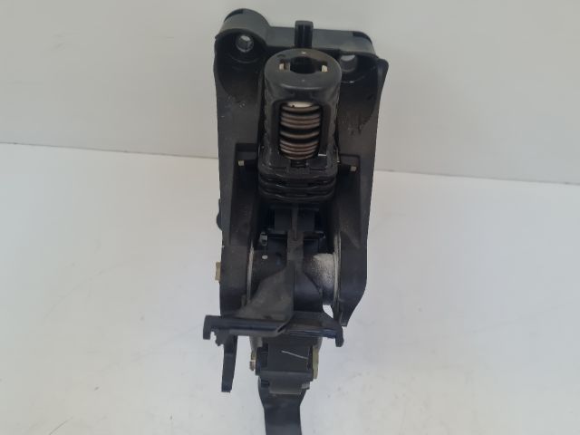 bontott VW GOLF VII Kuplung Pedál