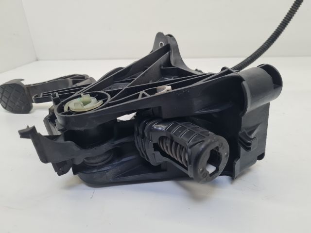 bontott VW GOLF VII Kuplung Pedál