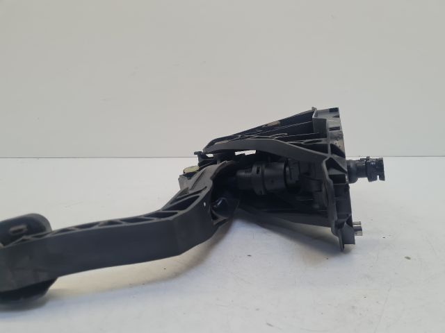 bontott VW GOLF VII Kuplung Pedál