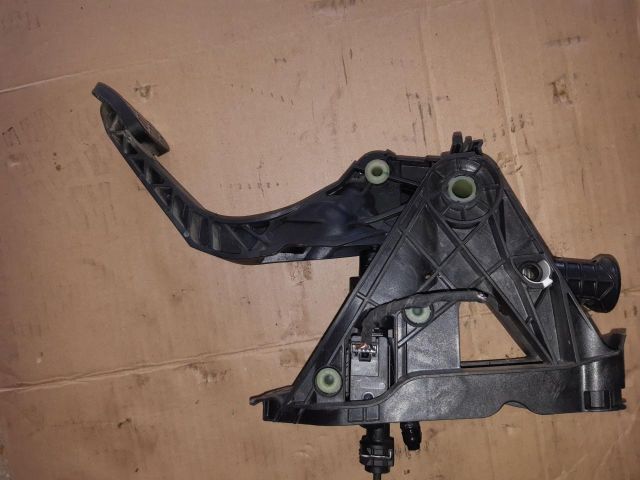 bontott VW GOLF VII Kuplung Pedál