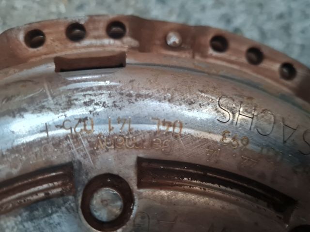 bontott VW GOLF VII Kuplung Szett Lendkerékkel