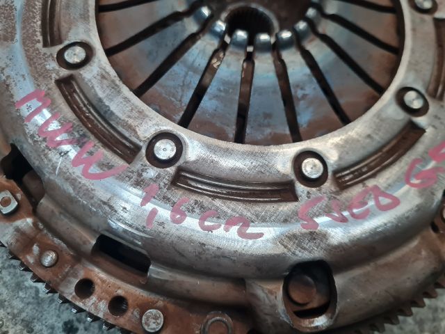 bontott VW GOLF VII Kuplung Szett Lendkerékkel