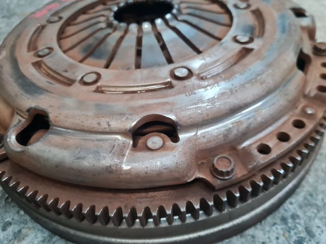 bontott VW GOLF VII Kuplung Szett Lendkerékkel