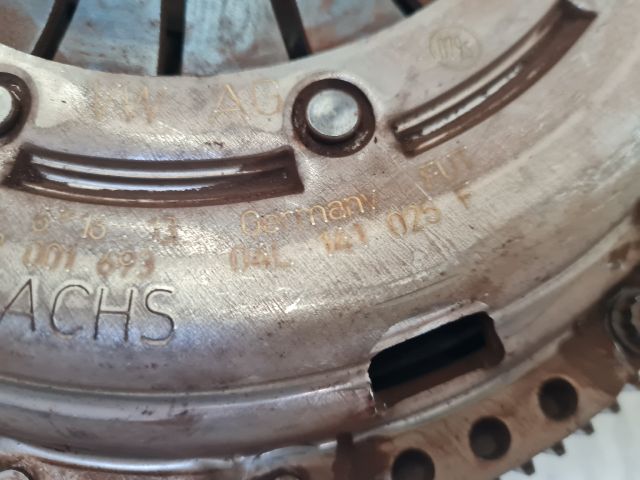 bontott VW GOLF VII Kuplung Szett Lendkerékkel