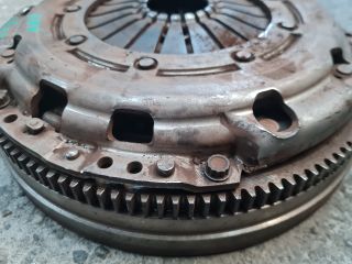 bontott VW GOLF VII Kuplung Szett Lendkerékkel