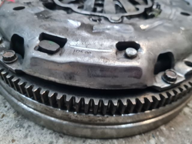 bontott VW GOLF VII Kuplung Szett Lendkerékkel