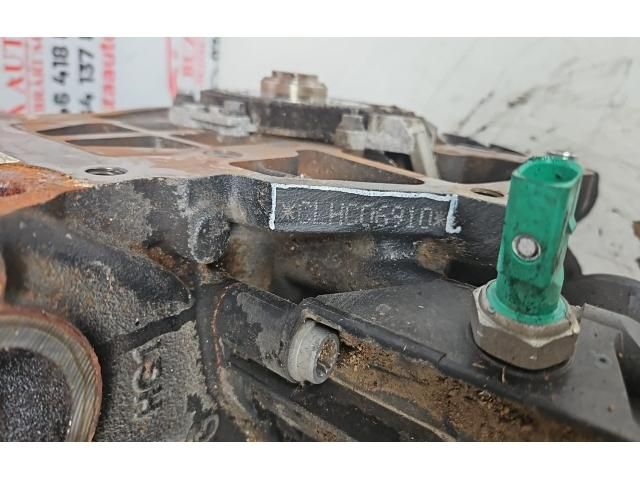 bontott VW GOLF VII Motor (Fűzött blokk hengerfejjel)