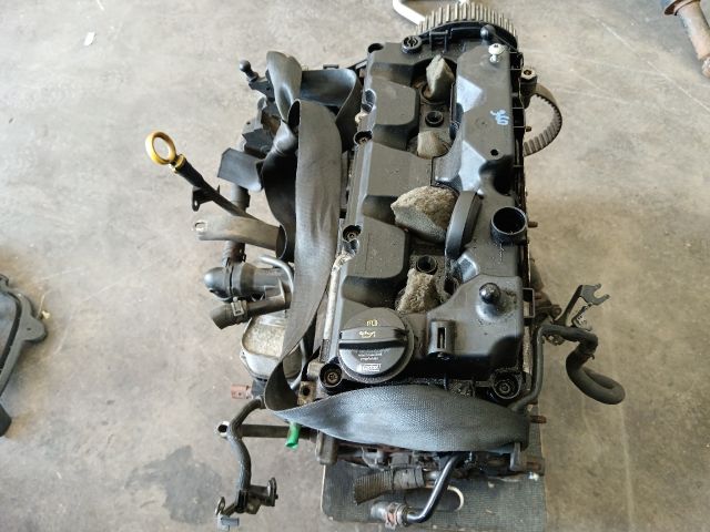 bontott VW GOLF VII Motor (Fűzött blokk hengerfejjel)