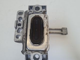bontott VW GOLF VII Motor Tartó Bak (Fém)