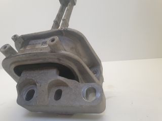 bontott VW GOLF VII Motor Tartó Bak (Fém)