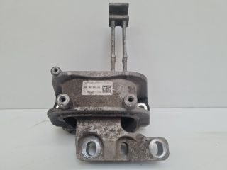 bontott VW GOLF VII Motor Tartó Bak (Fém)