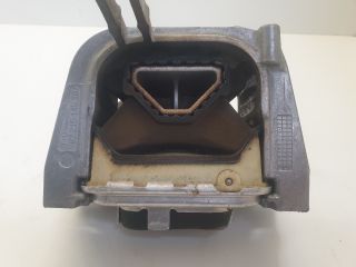 bontott VW GOLF VII Motor Tartó Bak (Fém)