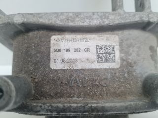 bontott VW GOLF VII Motor Tartó Bak (Fém)