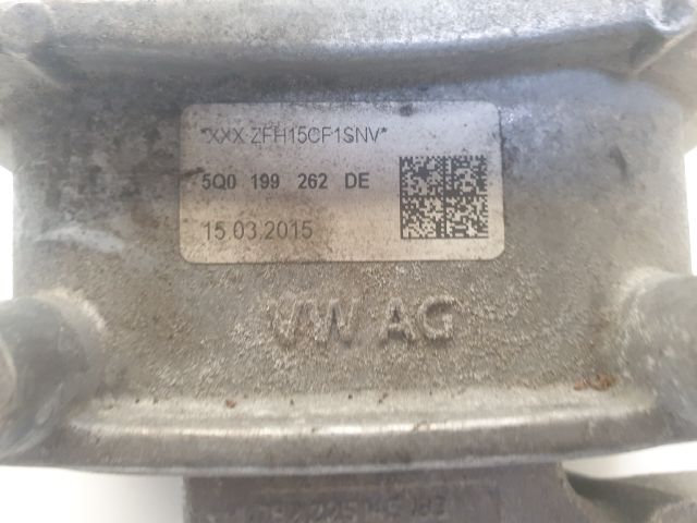 bontott VW GOLF VII Motor Tartó Bak (Fém)