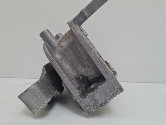 bontott VW GOLF VII Motor Tartó Bak (Fém)