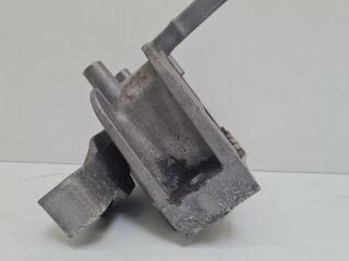 bontott VW GOLF VII Motor Tartó Bak (Fém)