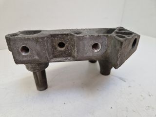 bontott VW GOLF VII Motor Tartó Bak (Fém)