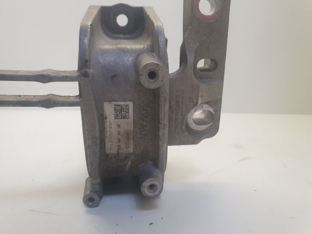 bontott VW GOLF VII Motor Tartó Bak (Fém)