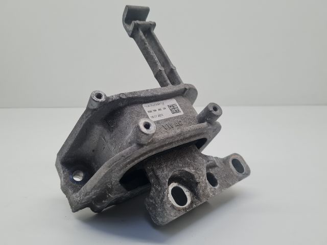 bontott VW GOLF VII Motor Tartó Bak (Fém)